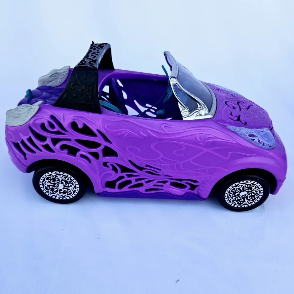 Monster High Scaris City Of Frights Convertible Purple Car 2012 Pre-owned